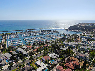 Dana Point港镇和海滩的空中景象海岸线旅行风景橙子港口海岸假期游艇支撑天空图片