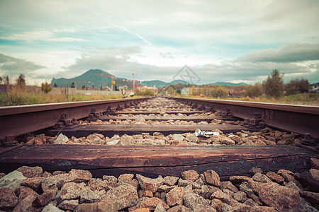 废弃的铁轨 铁轨和木板的特写毛之地气候火车轨道地平线铁路足迹环境意识牧歌图片