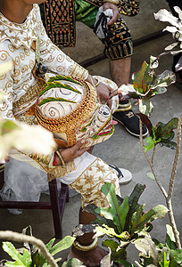 在传统式的Lakhon Khol面罩舞蹈服装文化遗产衣服戏服仪式舞者高棉语面具蒙面男人图片