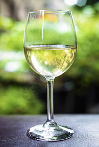 以法兰西红葡萄酒杯玻璃背景图片
