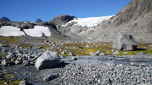 Jotunheimen国家公园的大石头图片