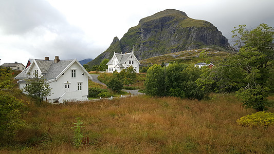 A村的白房子图片