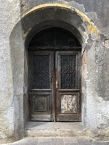 卢布尔雅那的旧门图片
