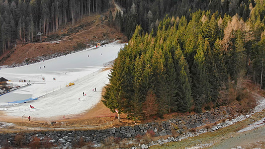 意大利阿尔卑斯山 冬季秋天的奥龙佐谷和滑雪坡湖泊旅行假期高山远足山脉风景旅游干部图片