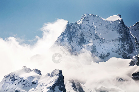 印度锡金山蓝天雪山高山旅行冰川辉光蓝色阴影风景环境顶峰干城图片