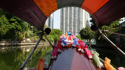 亚洲运河旅游者之旅 曼谷旅游旅行期间 来自泰国传统装饰船的宁静频道和民宅观看了这次活动巡航装饰房屋晴天假期血管景观窝棚风格渠道图片