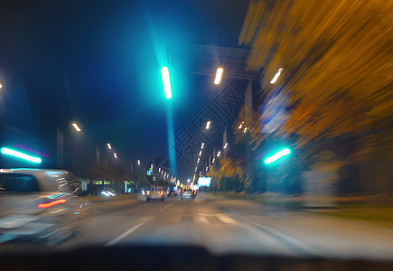 交通夜灯城市街道旅行艺术景观运输运动驾驶建筑市中心红色图片