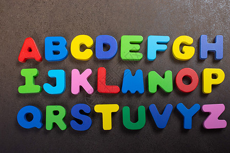 用于学习概念的A B和C木制字母字母字母孩子教育英语孩子们公司彩色木头知识乐趣立方体图片