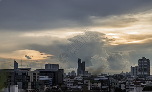 曼谷市中心城市景色 晚上有摩天大楼和美丽的天线地标建筑学市中心首都建筑旅游地平线鸟瞰图天空戏剧性图片