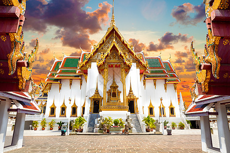 泰国皇家宫殿日落风景佛教徒宗教艺术旅行游客历史城市旅游建筑遗产图片