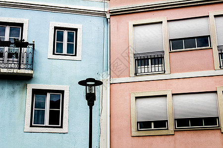 里斯本的古老多彩和繁华的外墙城市生活首都街道单板旅游灯笼房地产金属城市景观图片