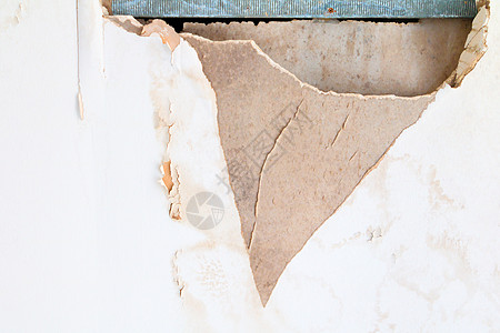 因漏水而损坏的内部石膏天花板建筑建设者房间石膏板衰变装修框架湿度湿气水分图片