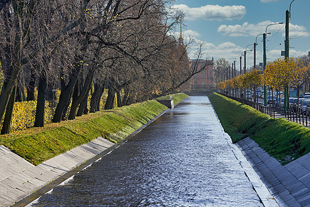 俄罗斯 圣彼得堡 夏季花园附近的城市运河建筑学旅游绿色景观旅行公园地标街道吸引力天空图片