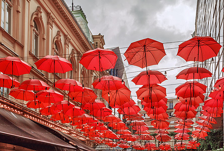 塞尔维亚贝尔格莱德的红伞图片