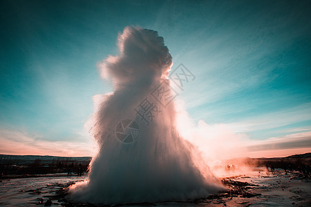 在Haukadalur的金圆 冰岛 欧洲旅游热能温泉黄金地标水域热区目的地多云天空图片