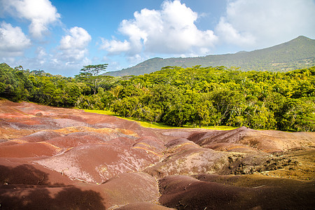 非洲毛里求斯Chamarel附近七彩色地 七色土侵蚀情调吸引力异国火山旅游森林颜色景点热带背景图片