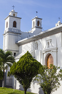 阿华查潘休普教会圣母修女会街道蓝色白色教会天际殖民花路地标全景天空图片