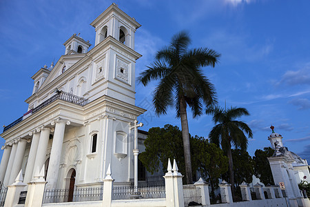 苏奇托托的圣卢西亚圣露西亚教堂殖民城市旅行街道全景建筑学地标教会白色天际图片