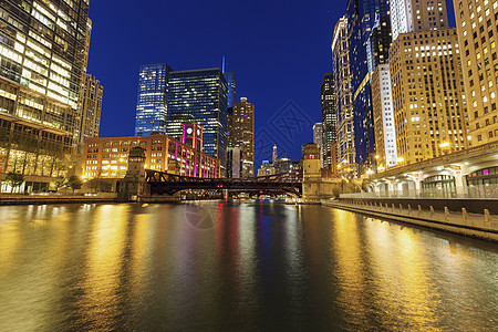芝加哥夜色多彩的建筑地标全景支撑景观摩天大楼城市全书建筑学天际市中心图片