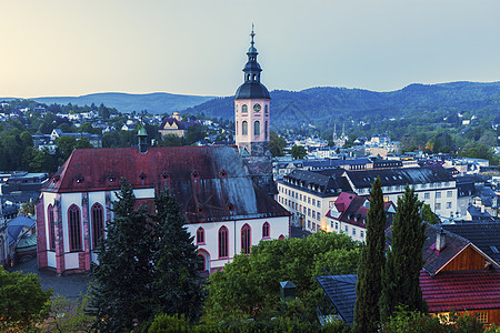 巴登巴登的城市生活地标天空温泉日落建筑学蓝色教堂市中心天际图片