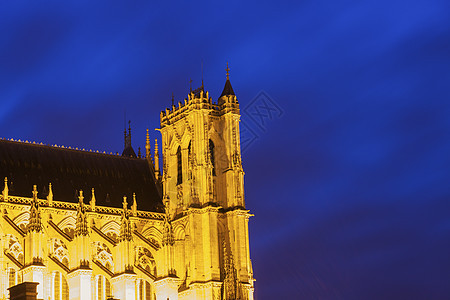 美人圣母大教堂市中心建筑学宗教旅行蓝色街道正方形天空城市教会背景图片
