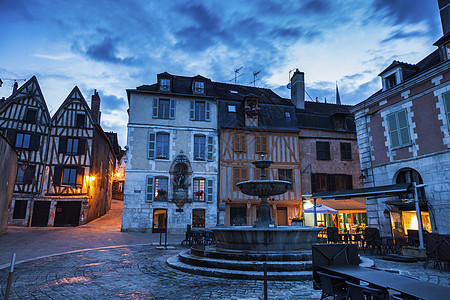 Auxerre 旧建筑城市市中心街道喷泉旅行正方形路灯景观餐厅建筑学图片