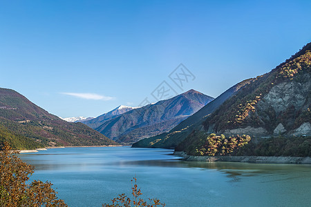 格鲁吉亚Zhynvali水库森林全景风景旅游绿色天空旅行蓝色图片