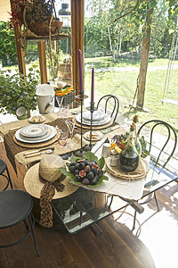 吃饭桌玻璃桌布奢华餐厅花园食物午餐盘子毛巾图片