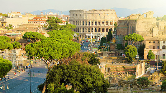 罗马全景 古罗马地标的城市景观天际线与罗马斗兽场和罗马论坛意大利著名的旅游目的地图片