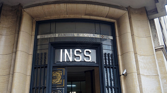 SAO PAULO 巴西     2019年5月16日 国家社会保障研究所的外表称为INSS标识工作首都街道中心公司研究所基础设图片