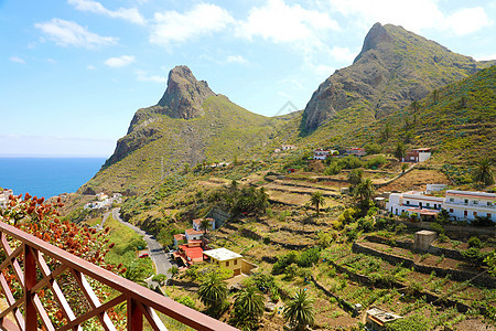 西班牙特内里夫塔加纳纳村的农村山区景观旅游建筑风景村庄假期棕榈丘陵海洋树木种植园图片