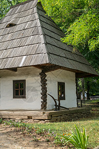 乡村博物馆中的农村住房茅草建筑沙发庭院大厦奢华乡村窗户木头建筑学图片