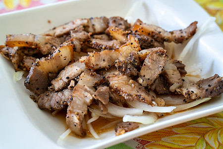 美味的台湾咸猪肉食品和洋葱在餐厅桌子胡椒美食香料烹饪食物游客街道腹部猪肉图片