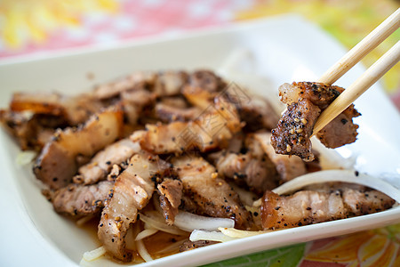 美味的台湾咸猪肉食品和洋葱在餐厅桌子烹饪街道游客食物腹部胡椒美食香料市场图片