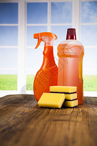 使用各种清洁工具打扫房屋工作化学品洗涤剂液体服务家务窗户消毒卫生洗手间图片