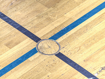 学校健身房地板体育器材的圆圈盖塞图片