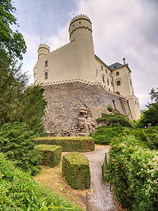 Orlik城堡在Orlik大坝上方 施瓦森贝格中世纪堡垒历史大厦假期庄园国家据点贵族旅行头衔窗户图片