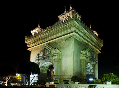 Pathusai 晚上在Vientiane市的顶楼标志纪念碑风景遗产城市建筑学建筑地标图片