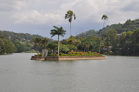 Kandy湖在斯里兰卡的展望佛教徒遗迹池塘历史城堡旅游观光牙齿地标旅行图片