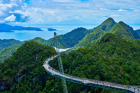 大众旅游景点 跨越一个支柱的深渊的桥梁风景海洋冒险天桥空气公园平台森林天线游客图片