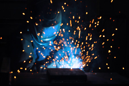 电焊机在工厂酿造钢铁运动火焰活力宇宙面具建造制造业生产工人金属图片
