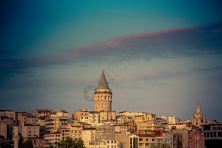 伊斯坦布尔古代的加拉塔塔建筑渡船金角吸引力阳台蓝色地标房屋建筑学景观图片