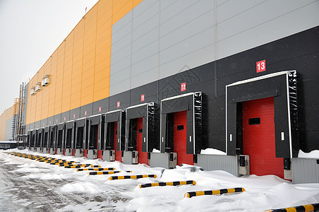 冬季一个大型仓库的空装载区 仓库后勤综合体 (单位 千美元)图片