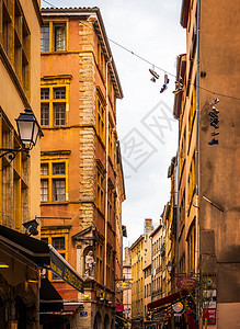 法国奥弗涅-龙-阿尔卑斯罗内旧里昂典型的古老狭窄街道图片