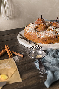 有梨和肉桂的美味蛋糕可可水果烹饪面包营养服务传统情绪烘烤季节图片