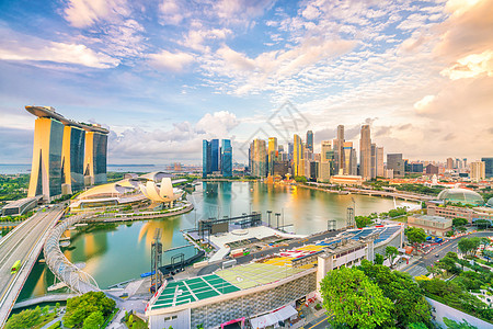 新加坡市中心天线海湾区反射景观城市全景金融旅行港口日落旅游酒店背景图片