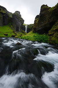Kvernufos 冰岛瀑布夏季假期流动岩石地标悬崖冒险风景旅行溪流旅游图片
