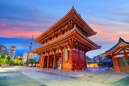 东京浅usa地区Sensoji寺日落日出神社寺庙入口蓝色建筑学文化地标天空图片