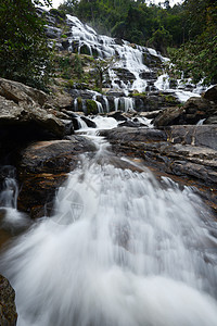 清迈瀑布风景公园环境森林瀑布流动绿色丛林旅行石头图片