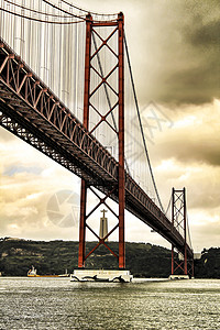 4月25日 位于里斯本的桥景观工程历史性全景建筑学旅游地标纪念碑金属运输图片